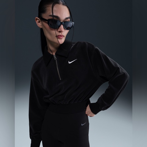 Nike Sportswear Black Velour Cropped 1/4 Zip Long Sleeve Collared Top size Small - Picture 1 of 11